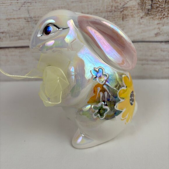 VTG White Bunny Rabbit Figurine Iridescent Glossy Luster Yellow Flowers - Picture 4 of 9